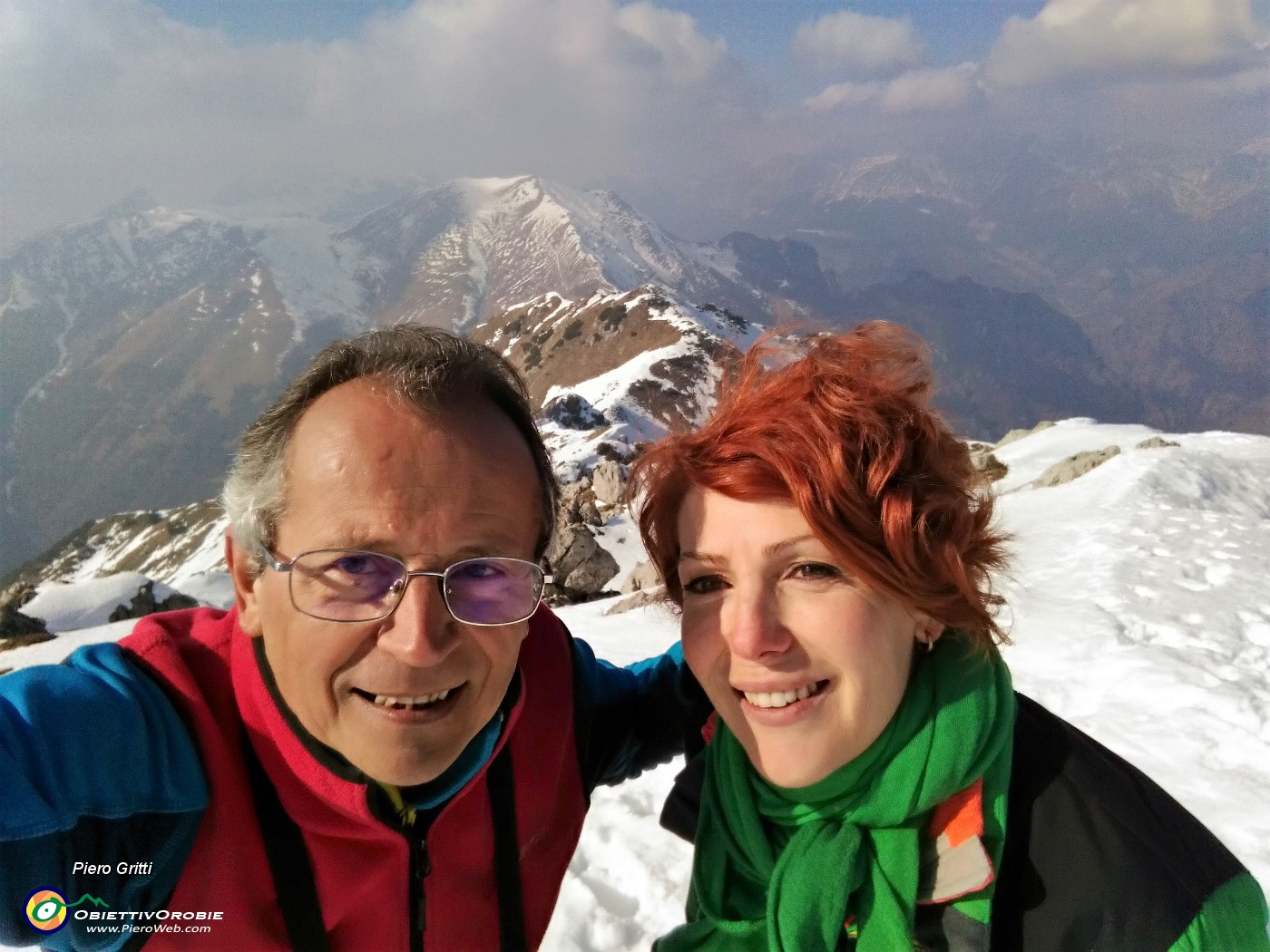 61 Selfie di vetta sul Monte Venturosa (1999 m).jpg